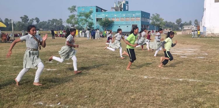 कबड्डी के सीनियर व जूनियर में अशोका व टैगोर हाउस विजेता