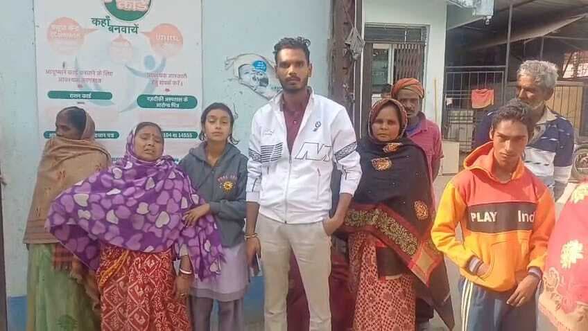 बेटी के तिलक के लिए दादा-दादी को लाने जा रहा था पिता, ट्रेन में संदिग्ध हालत में हो गयी मौत