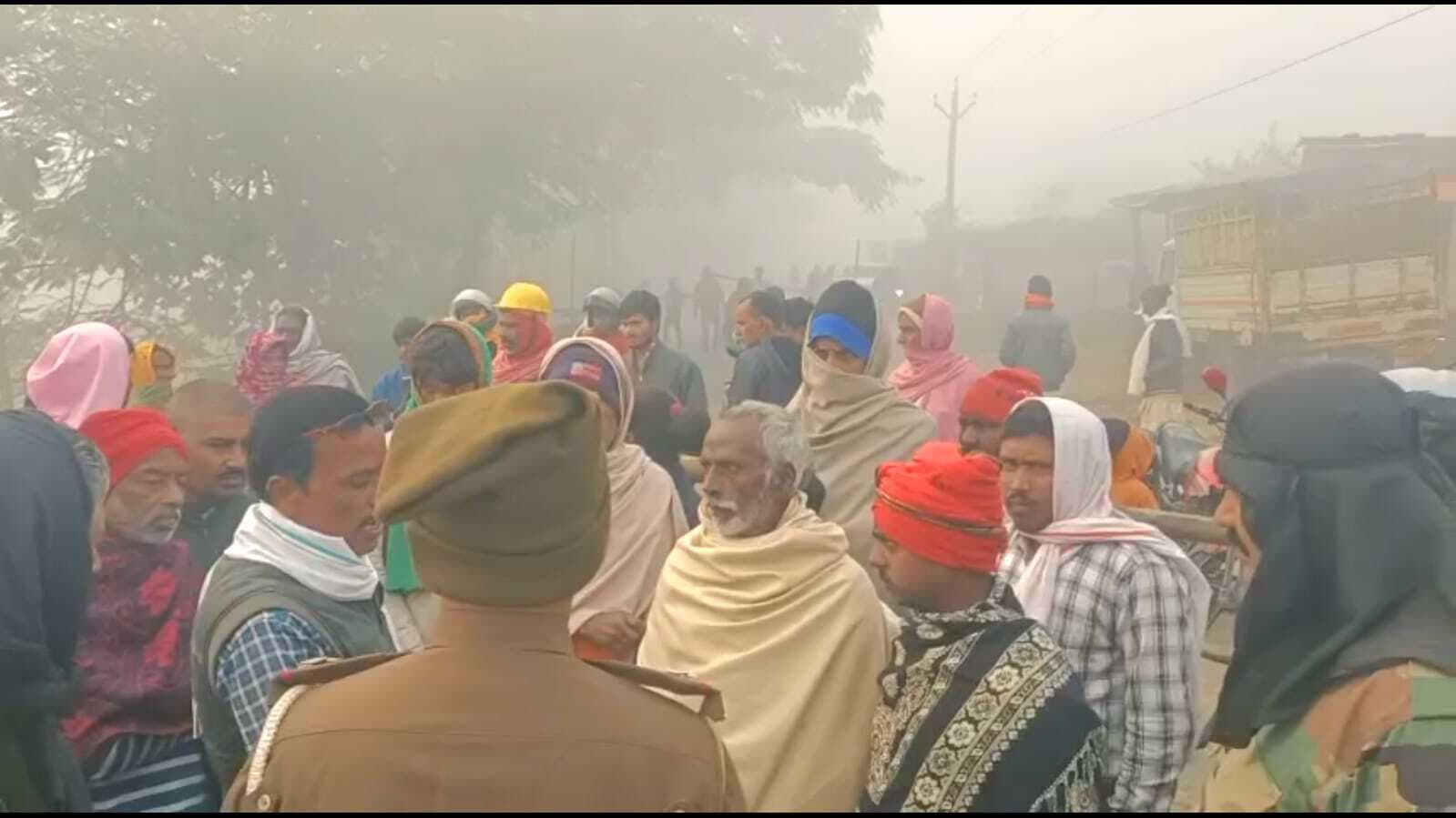 Madhubani News : ग्रामीणों ने एसएच 75 किया जाम