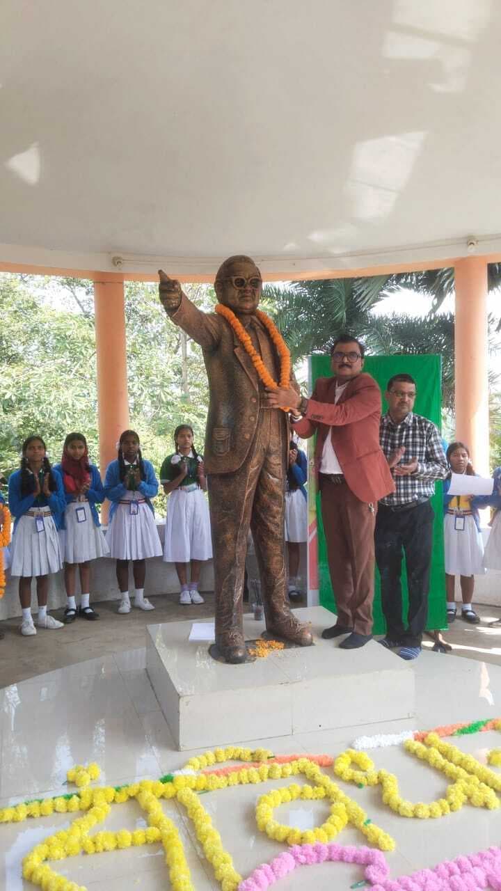 संविधान दिवस के अवसर पर बाबा साहेब को किया याद