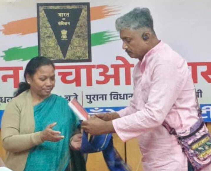 संविधान दिवस पर रांची में सम्मानित हुए कांग्रेस नेता