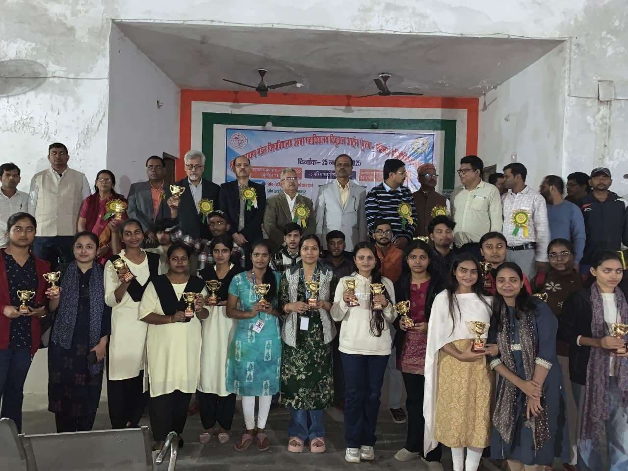 कार्टून प्रतियोगिता में आरएम कॉलेज की प्रीति रही अव्वल