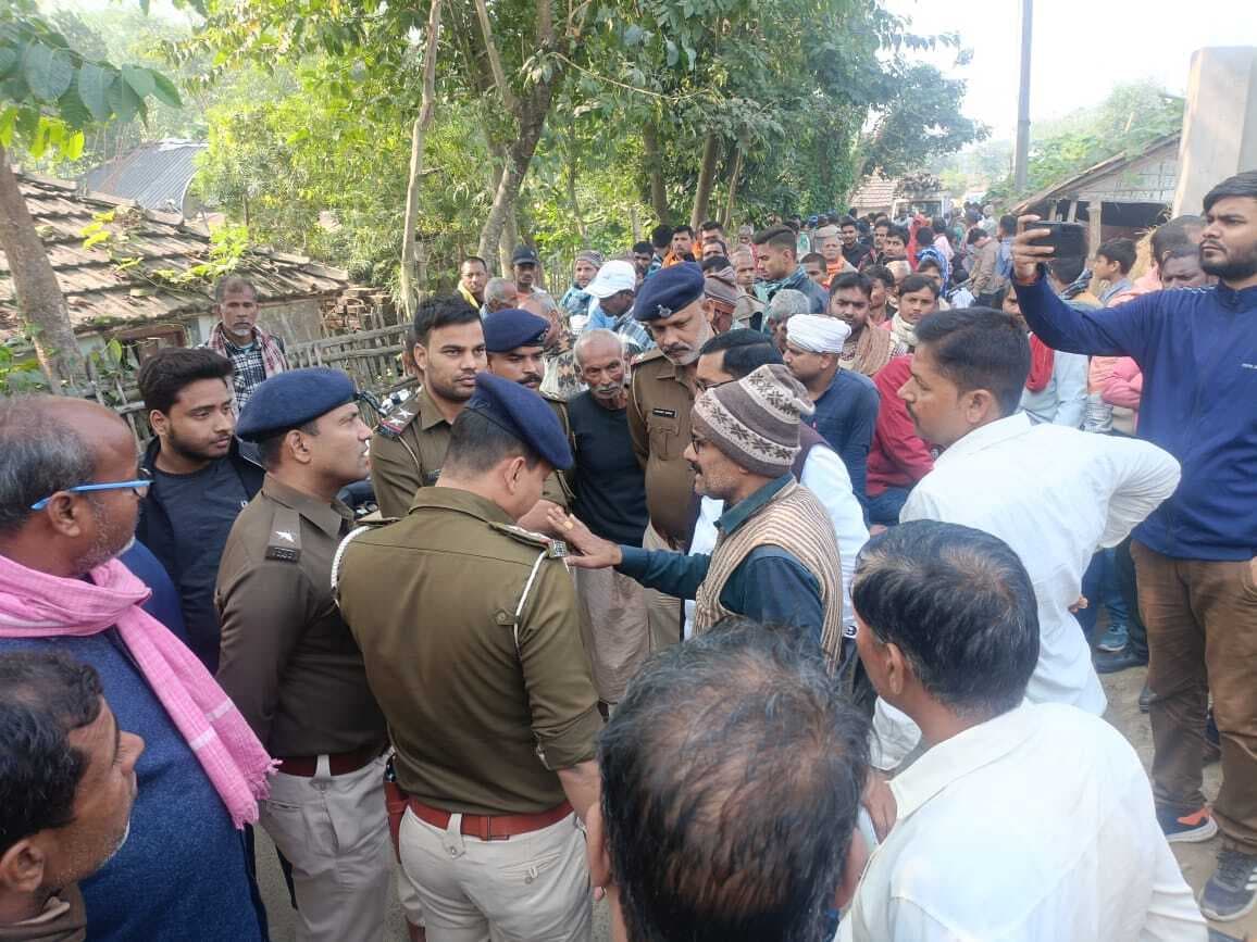 हत्या के बाद शव जलाने से परिजनों ने किया इनकार, प्रशासनिक हस्तक्षेप के बाद मामला सुलह