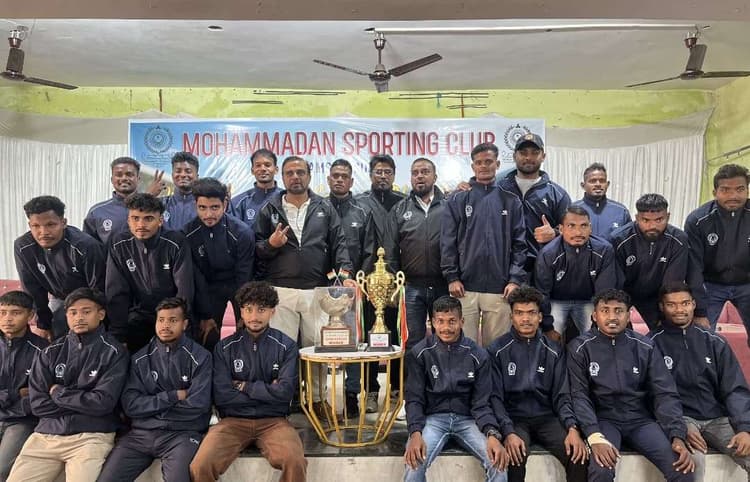 Mohamddan sporting player's felicitated on wednesday: मोहम्मडन स्पोर्टिंग के खिलाड़ी हुए सम्मानित