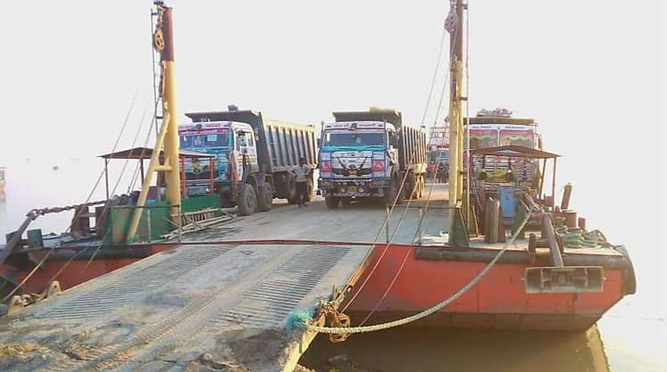 मनिहारी- साहिबगंज गंगा नदी पर मालवाहक जहाज का परिचालन शुरू