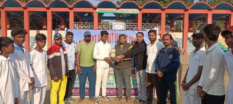 पोखरिया पैंथर्स को हरा कर रेलवे स्कूल ने से जीता मैच