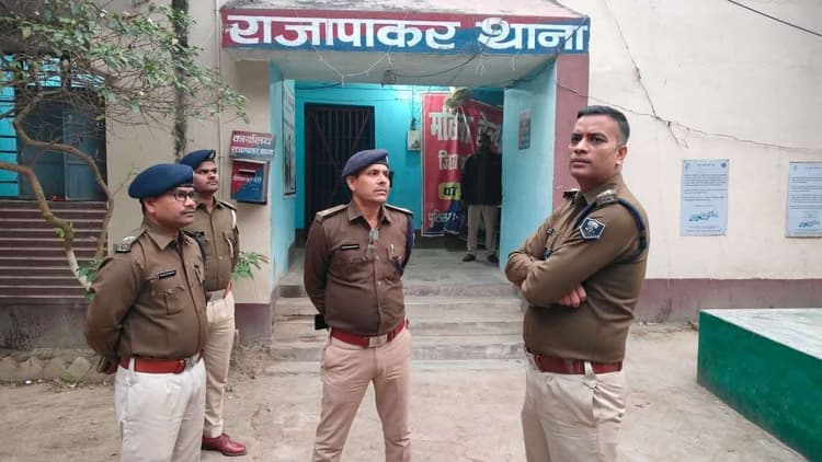 प्रभारी एसपी ने राजापाकर थाने का किया औचक निरीक्षण, दिये निर्देश