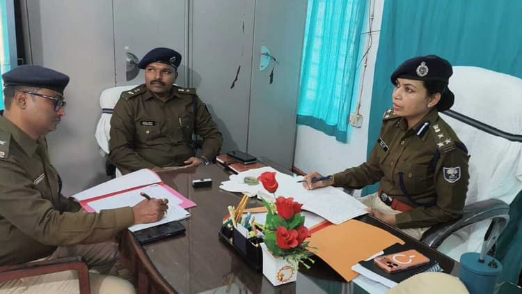Madhubani News : जर्जर पुलिस भवनों को डिमोलिश कर नये भवन निर्माण का प्रस्ताव तीन माह में भेजें : डीआइजी