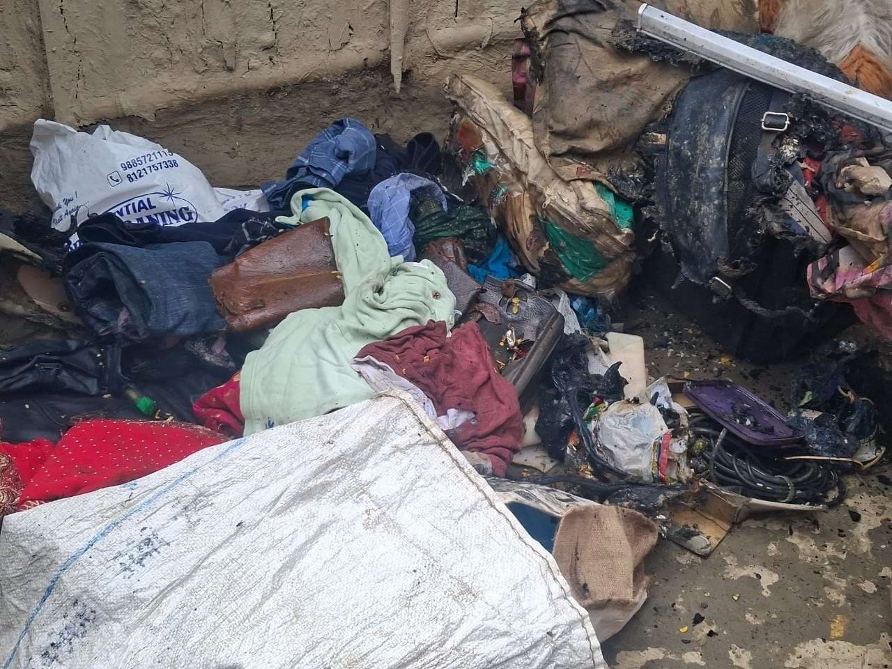 Madhubani News : झंझारपुर के औझौल गांव में आग लगने से लाखों का सामान नष्ट