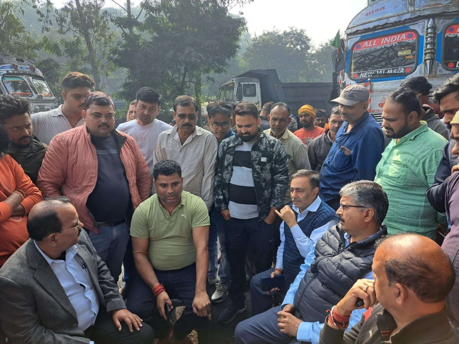 Bokaro News : रोड सेल में कोयले की मांग को लेकर रोकी कोल ट्रांसपोर्टिंग