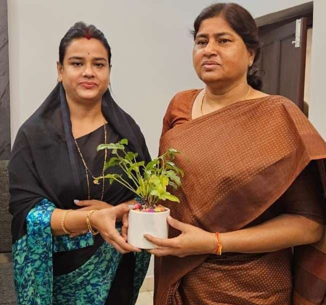 मंत्री लेशी सिंह की सराहना करते भावुक हो उठीं उप महापौर