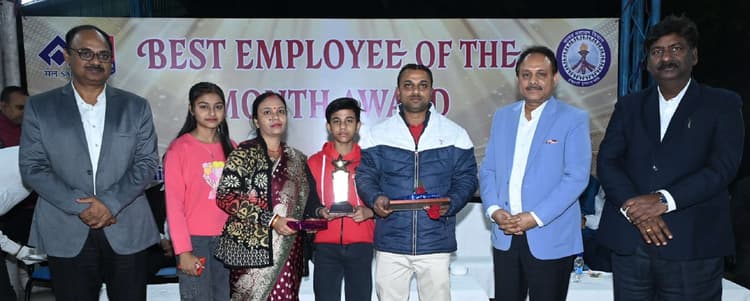 Bokaro News : बीएसएल : कार्य में विशिष्ट योगदान के लिए आठ कर्मी हुए पुरस्कृत