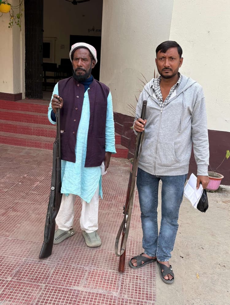 हर्ष फायरिंग जैसा दिखा दृश्य, जांच में निकला आतिशबाजी उपकरण