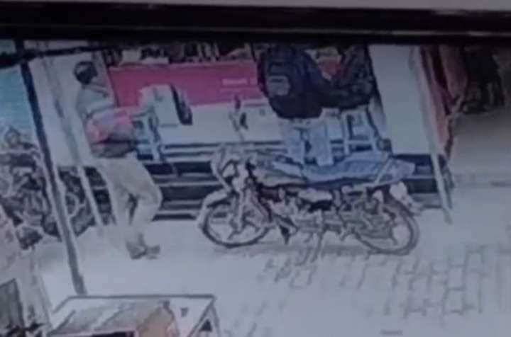 Samastipur News:बाइक की डिक्की से उड़ाये 50 हजार रुपये