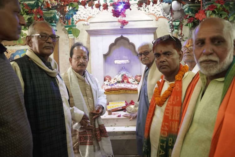 उपमुख्यमंत्री ने किया गोविंद बाबा मंदिर में की पूजा