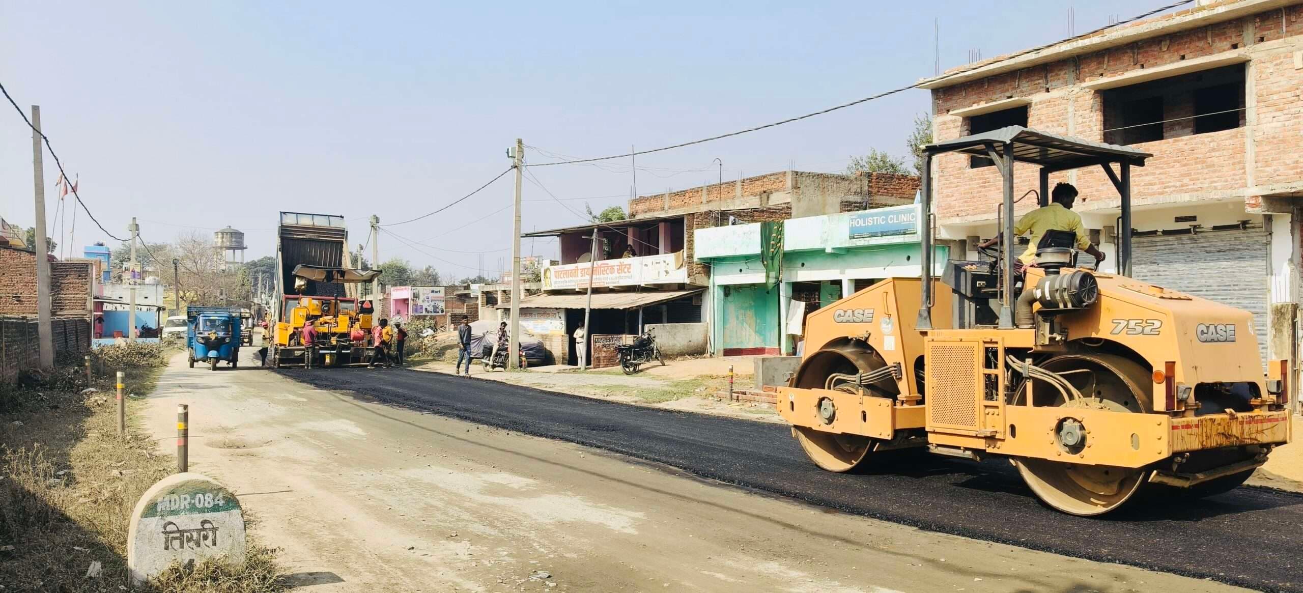 Giridih News: बदहाल सड़क का मरम्मत का कार्य शुरू