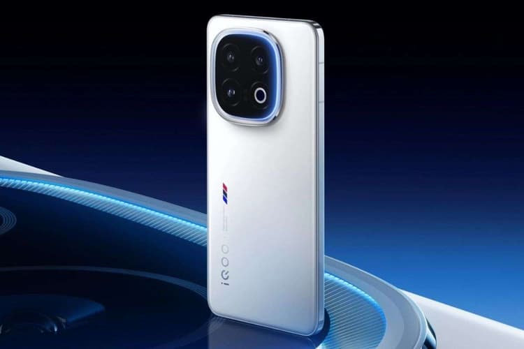 नए नवेले iQOO 15 को भी टक्कर देते हैं ये 5 फोन, एक में तो मिलती है 7000mAh की तगड़ी बैटरी