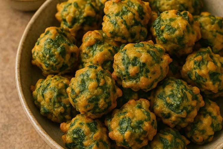 Palak Pakora Recipe: सर्दियों की शाम में चाय के साथ झटपट तैयार करें स्वादिष्ट स्नैक्स, बनाएं पालक के पकौड़े