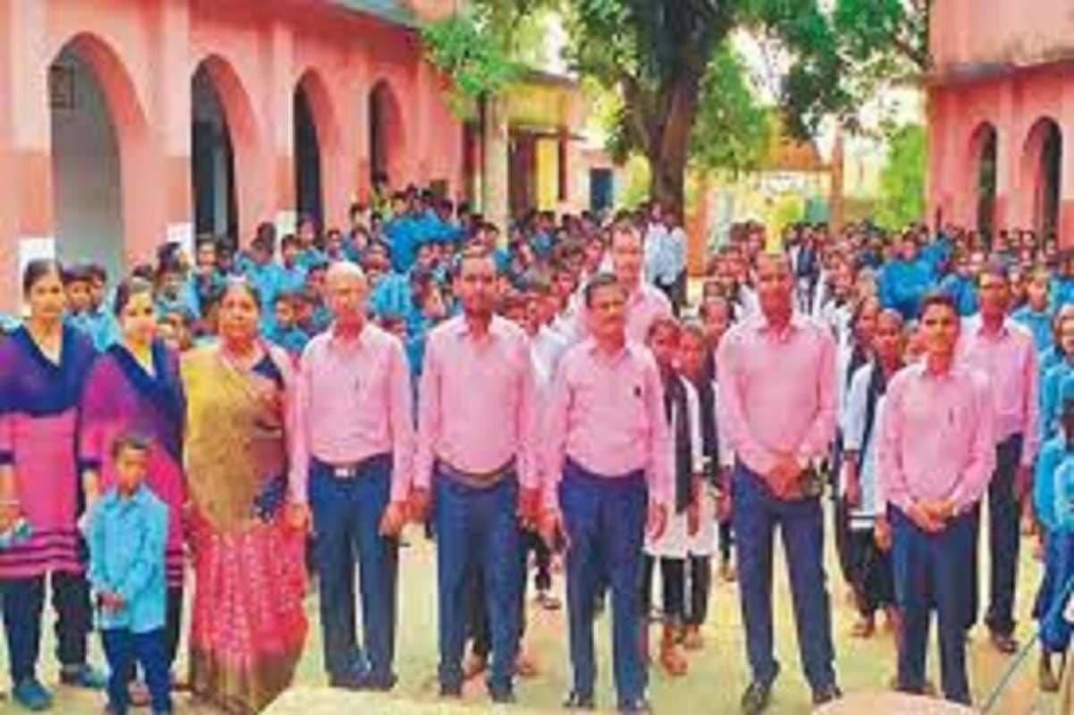 Bihar News: बिहार के सरकारी शिक्षकों ने अपने लिया बनाया ‘ड्रेस कोड’, इस कलर का है यूनिफॉर्म