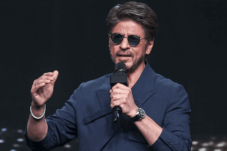 Shahrukh Khan ने बड़े मंच से आतंकी हमलों में जान गंवाने वालों को दी श्रद्धांजलि, बोले- "शहीदों की कुर्बानी बेकार न जाए"