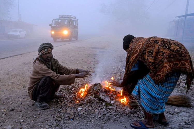 Jharkhand Weather: शीतलहर की चपेट में झारखंड, अगले 24 घंटे भीषण ठंड और घना कोहरा छाए रहने की संभावना, IMD अलर्ट