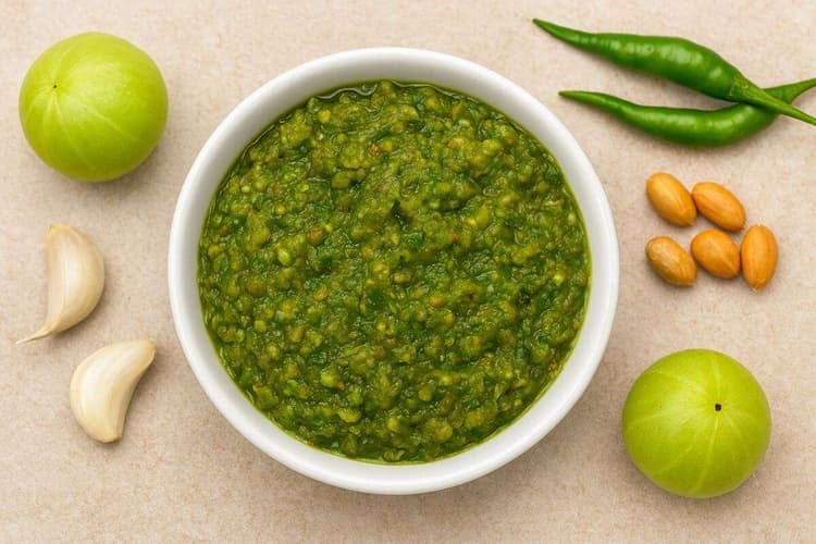 Amla Thecha Recipe: अचार और मुरब्बा नहीं, इस बार बनाएं आंवला से स्वादिष्ट ठेचा