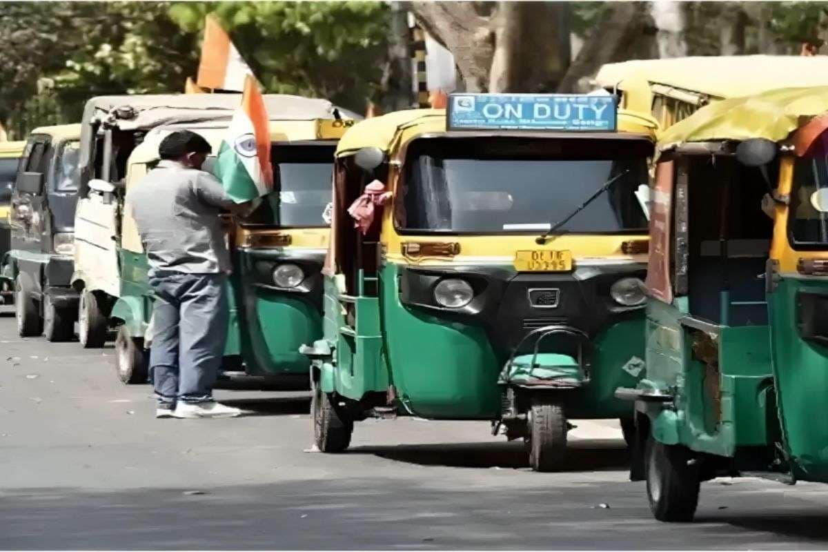 Patna News: पटना में बिना सरकारी आदेश के बढ़ गया ऑटो किराया, जानें डीएम का सख्त आदेश