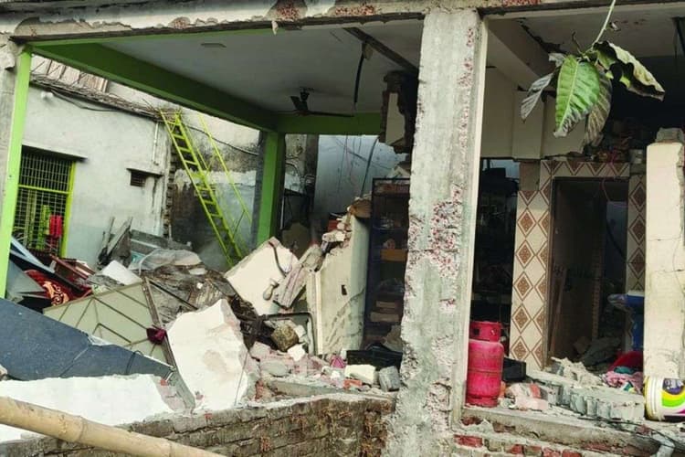 बांग्लादेश की राजधानी ढाका में मदरसे में धमाका, महिलाएं और बच्चे घायल, बम बनाने का सामान बरामद