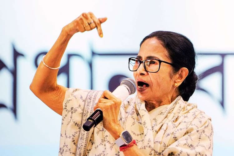 बंगाल में रहना है, तो बिहार के वोटर लिस्ट से नाम कटवा लें, कोलकाता में बोलीं ममता बनर्जी