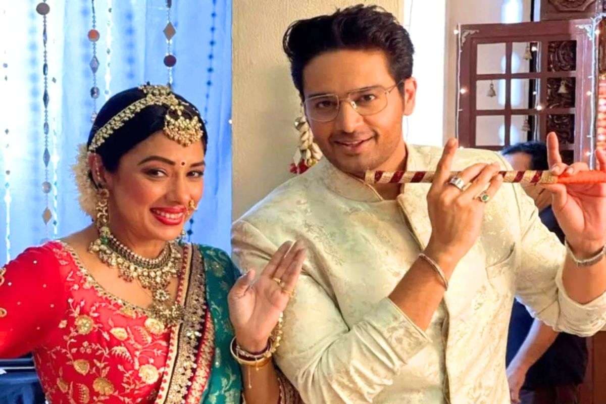 Bigg Boss 19 Rupali ganguly support Gaurav Khanna Bigg Boss 19 Rupali ganguly support Gaurav Khanna