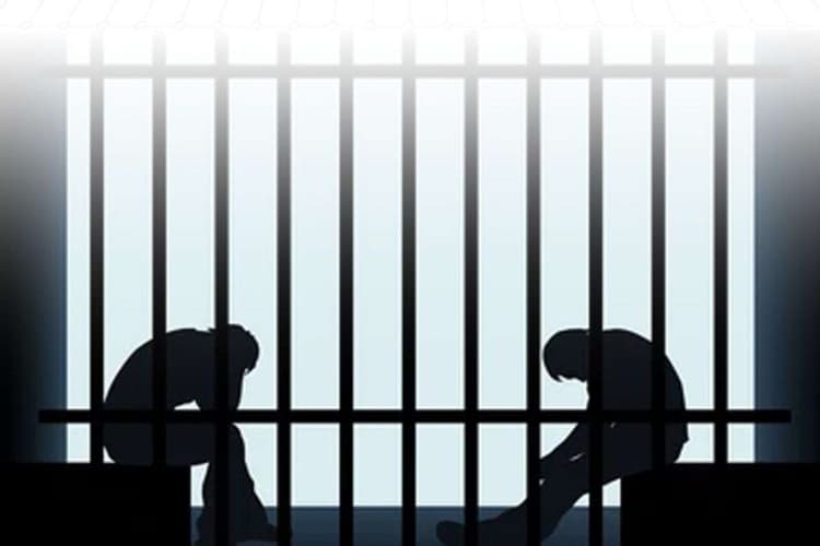 UP के अपराधियों ने महाराष्ट्र के शोरूम से लूटा करोड़ों का सोना, मुंबई पुलिस और बिहार STF ने किया गिरफ्तार