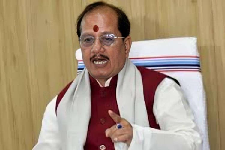 Bihar Bhumi: विजय सिन्हा का अफसरों को 30 दिन का अल्टीमेटम, नहीं सुधरे नगर निकाय तो गिरेगी गाज!