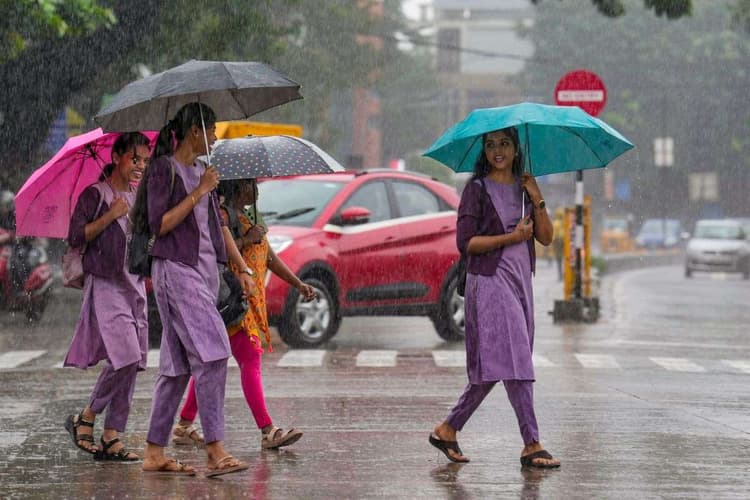 Aaj Ka Mausam: जबरदस्त बारिश, घना कोहरा और शीतलहर, मौसम ने ली करवट, इन राज्यों में अलर्ट