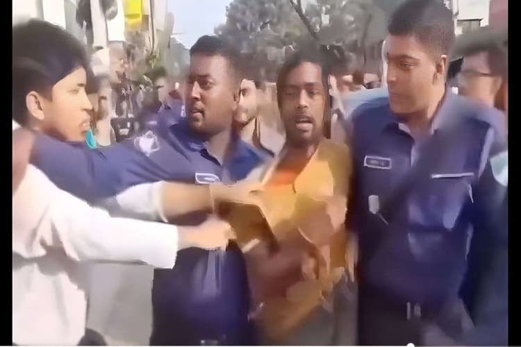 हाथ में कलावा देखा और भीड़ ने कर दिया हमला, बांग्लादेश में RAW एजेंट बोलकर एक और हिंदू पर हिंसा