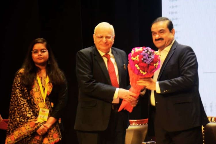 PHOTOS: आईआईटी आईएसएम में गौतम अदाणी- 3एस माइनिंग एक्सलेंस सेंटर और 50 छात्रों को पेड इंटर्नशिप की घोषणा