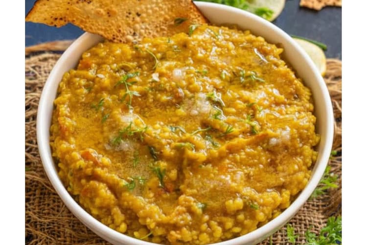 Jowar Vegetable Khichdi: सर्दियों के लिए परफेक्ट ग्लूटेन-फ्री और हेल्दी मील - ज्वार वेजीटेबल खिचड़ी