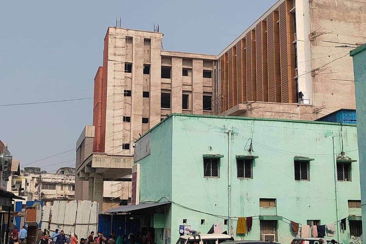 LNJP हॉस्पिटल में आखिर क्या होने वाला है खास ? जानिए नई बिल्डिंग की खासियत
