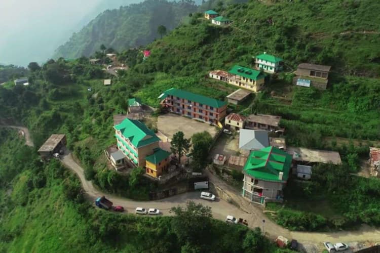 New Year Trip Ideas: एडवेंचर के शौकीनों के लिए स्वर्ग से कम नहीं है हिमाचल प्रदेश की ये जगह, बार-बार जाने को होंगे मजबूर