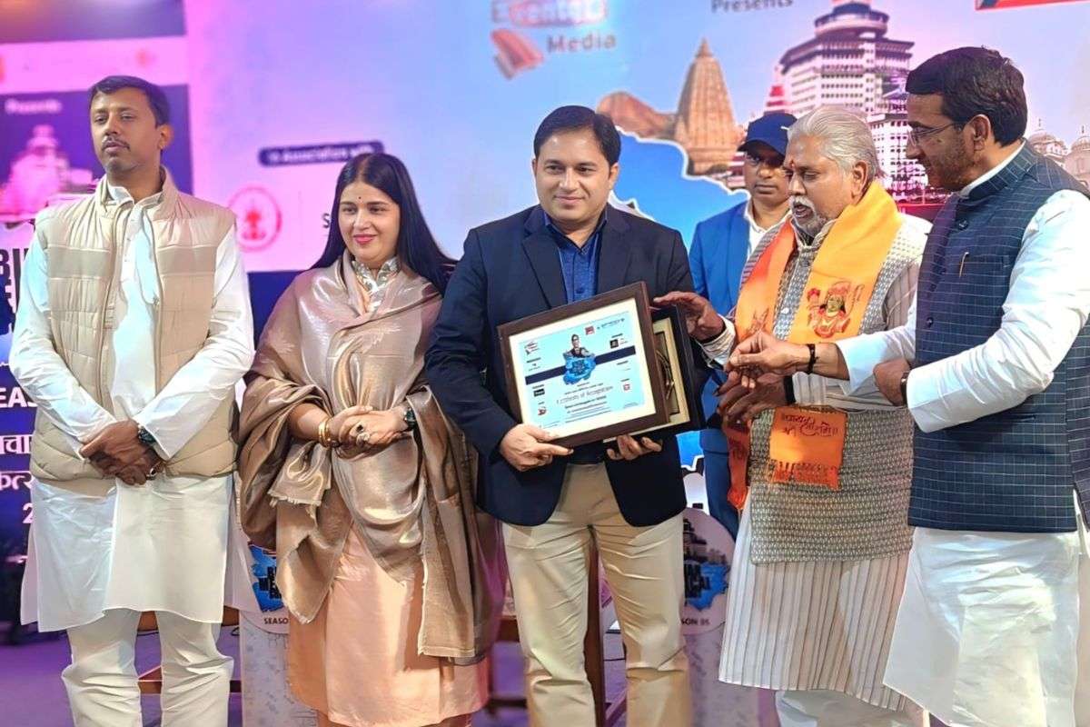 Patna: िधानसभा अध्यक्ष ने यूरोलॉजिस्ट डॉ. कुमार राजेश रंजन को सम्मानित किया