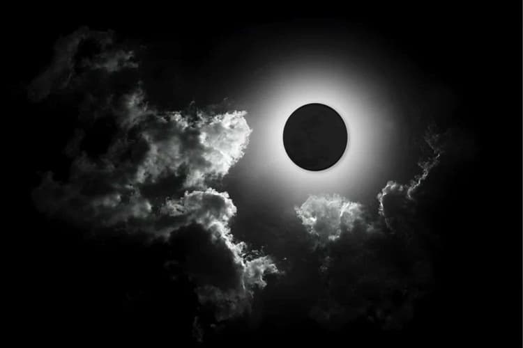 Paush Amavasya 2025: आज है साल की आखिरी अमावस्या, पौष अमावस्या पर ऐसे करें पितरों के लिए तर्पण