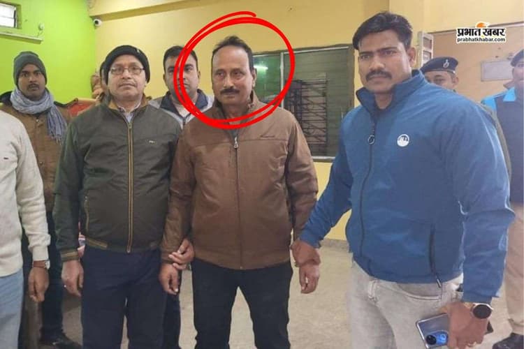 40 हजार रुपए घूस लेते रंगे हाथों धराये दरोगा, केस से नाम हटाने के एवज में मांगे थे पैसे