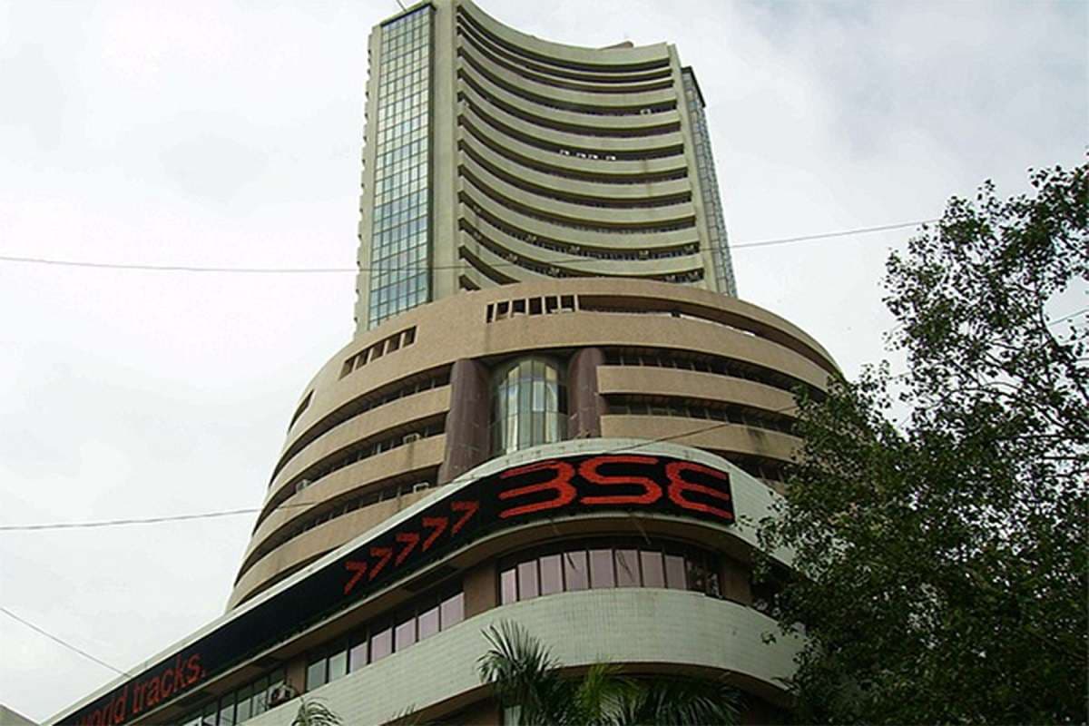 Stock Market: निवेशकों की बिकवाली से हांफ गया शेयर बाजार, 367 अंक टूटकर सेंसेक्स धड़ाम