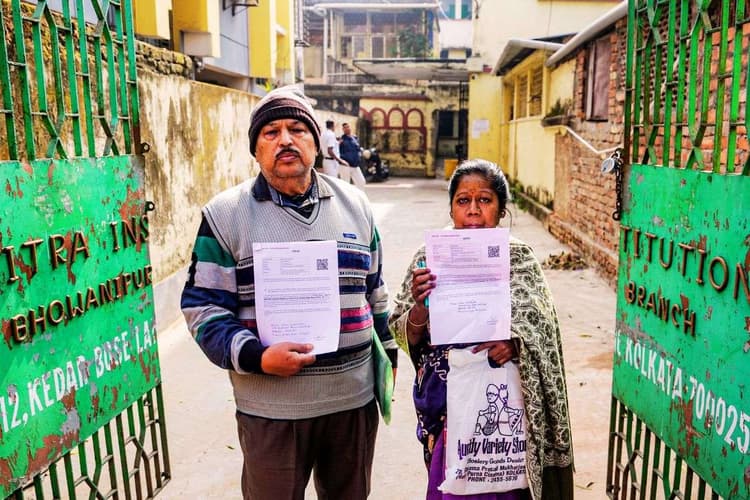 बंगाल में 3234 केंद्रों पर ‘अनमैप्ड’ वोटर्स की सुनवाई, तृणमूल सांसद का चुनाव आयोग पर गंभीर आरोप