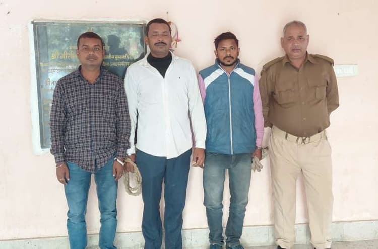 बड़हिया पोस्ट ऑफिस के पास से तीन शराबी गिरफ्तार