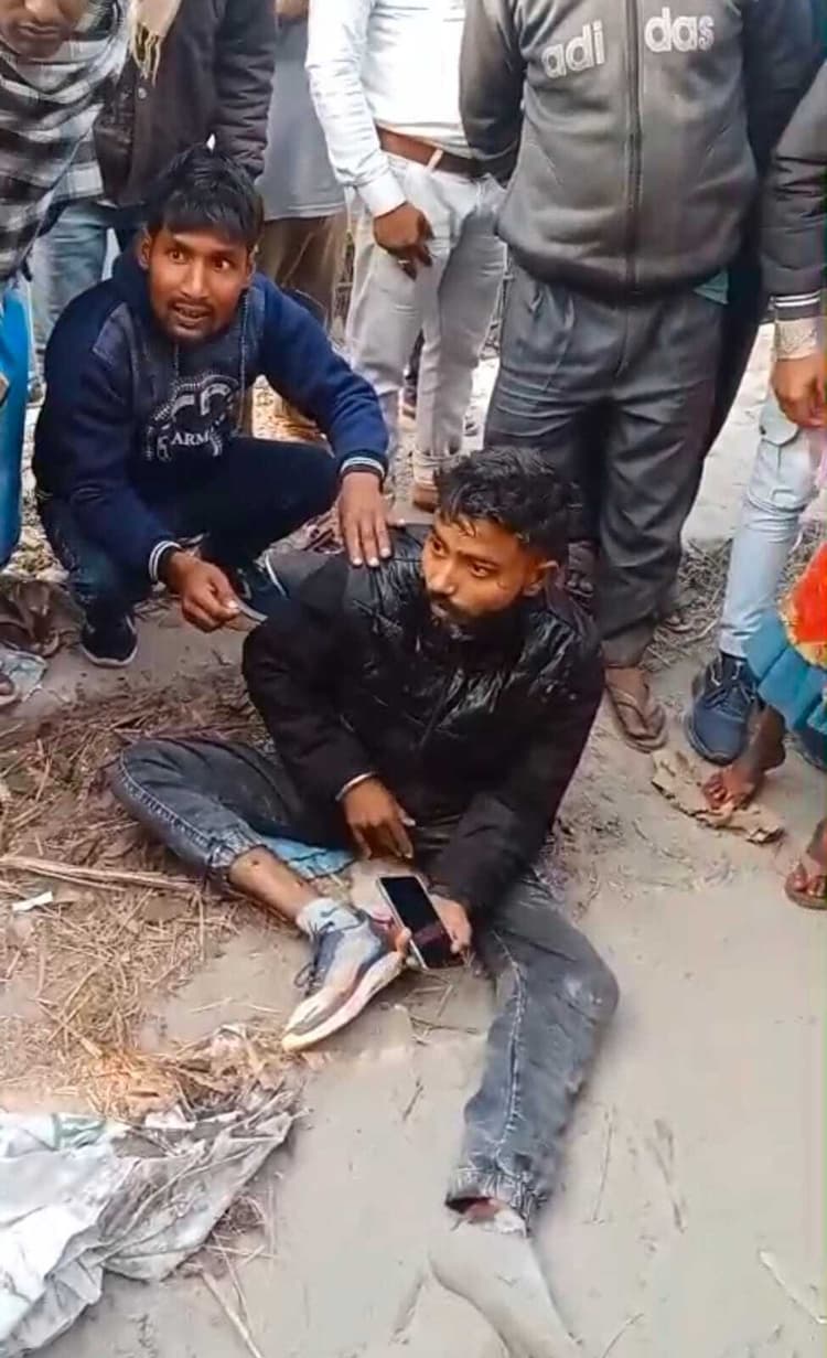 चार पहिया वाहन व बाइक की जोरदार टक्कर, युवक घायल