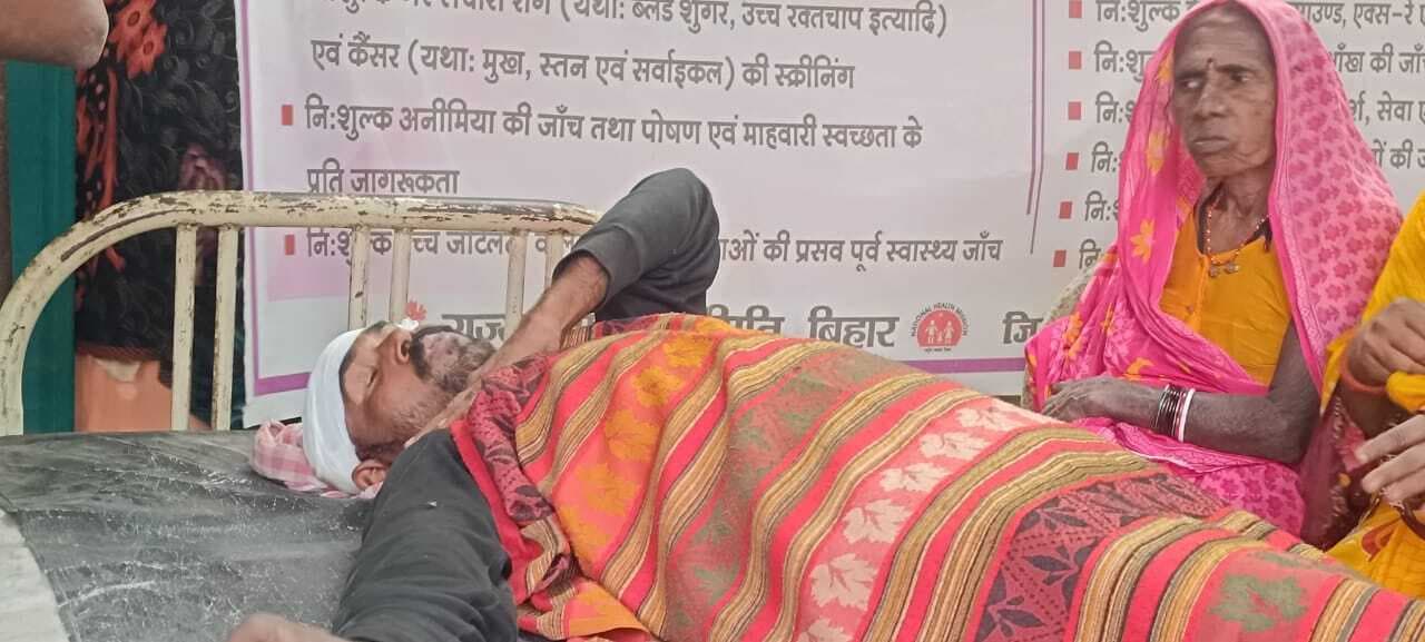 दो पक्षों के बीच मारपीट में एक महिला समेत पांच लोग घायल
