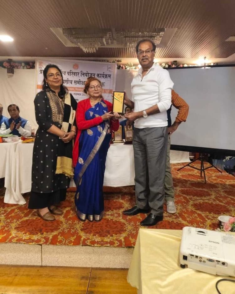 प्रमंडलीय स्तर पर वैशाली जिले को बेस्ट ट्राॅमा सेंटर और परिवार नियोजन को मिला पुरस्कार