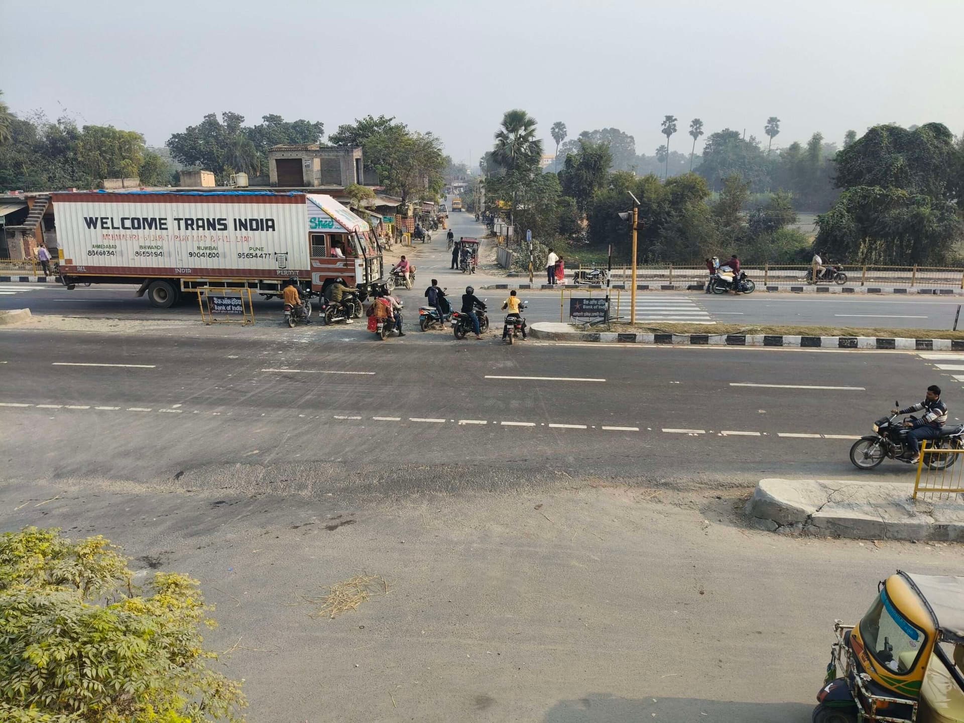 Motihari: एनएच-27 पर दीपउ का अवैध कट अब भी असुरक्षित, पुलिस की तैनाती नहीं