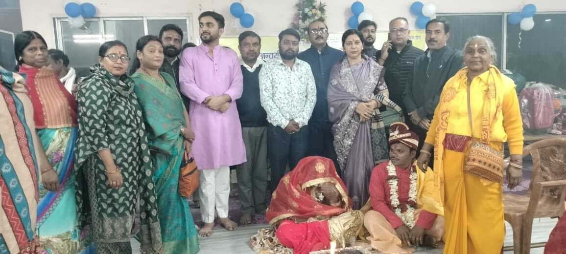 अनूठा सामूहिक विवाह: चार निःशक्त जोड़ा परिणय सूत्र बंधे