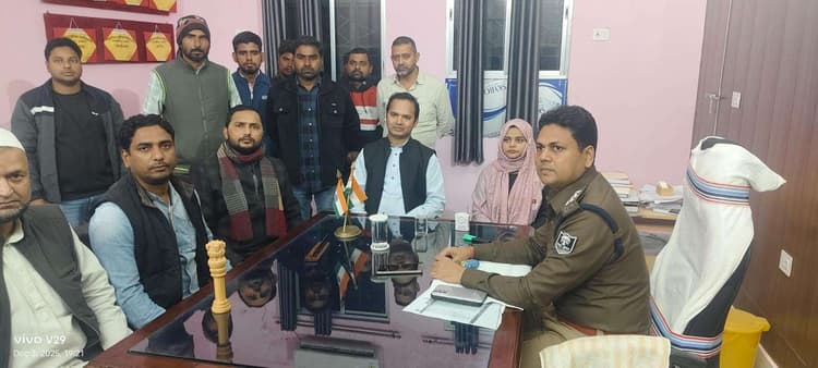 शिक्षक कोई निरीह प्राणी नहीं जो कोई भी मार दे